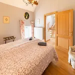 Σπίτι διακοπών Charming In For 7 *