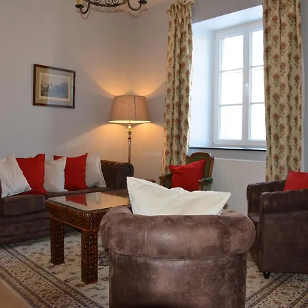 Charming In For 7 別荘