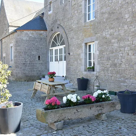 Charming In For 7 別荘 Ouffet