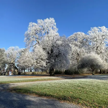 Charming In For 7 別荘 Ouffet