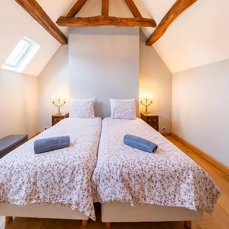 Charming In For 7 Hébergement de vacances