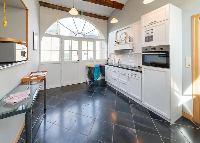 Charming In For 7 בית נופש *