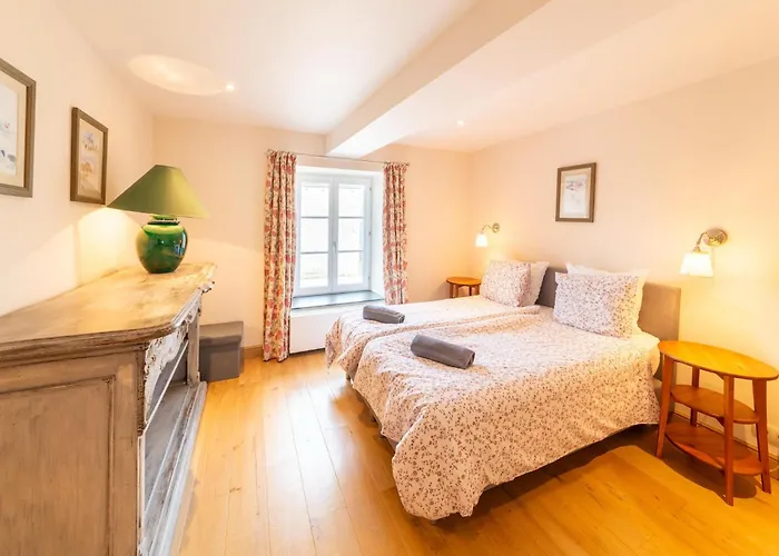 בית נופש Charming In For 7 אופט