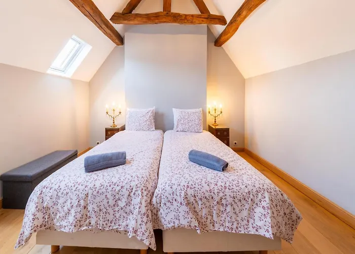 Charming In For 7 בית נופש