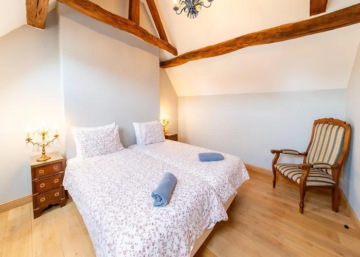 Charming In For 7 בית נופש