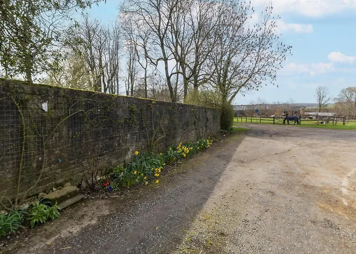 בית נופש Charming In For 7